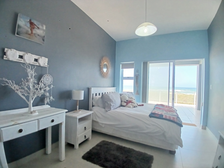 6 Bedroom Property for Sale in Stilbaai Oos Western Cape